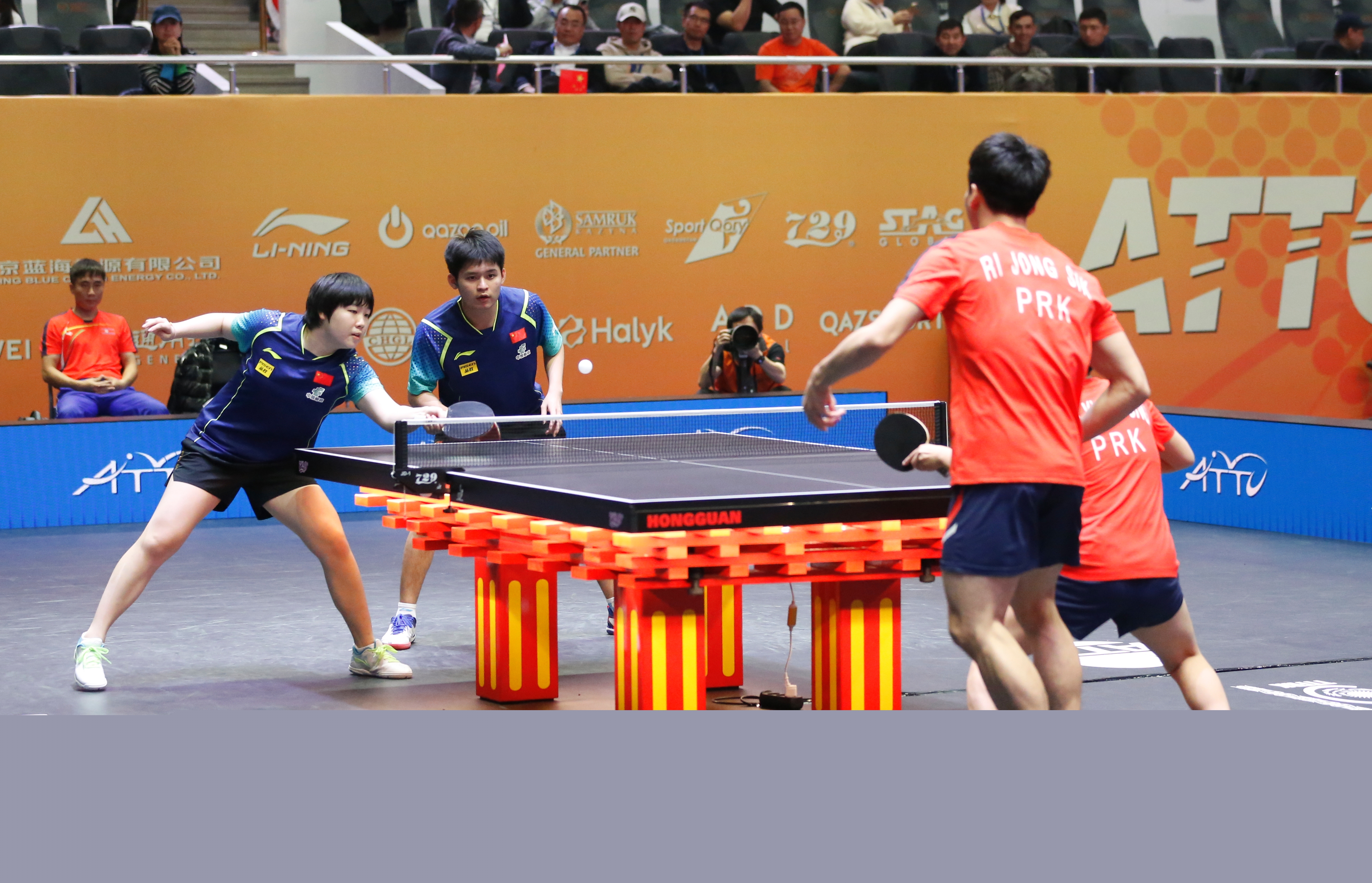 在记者会上 在记者会上